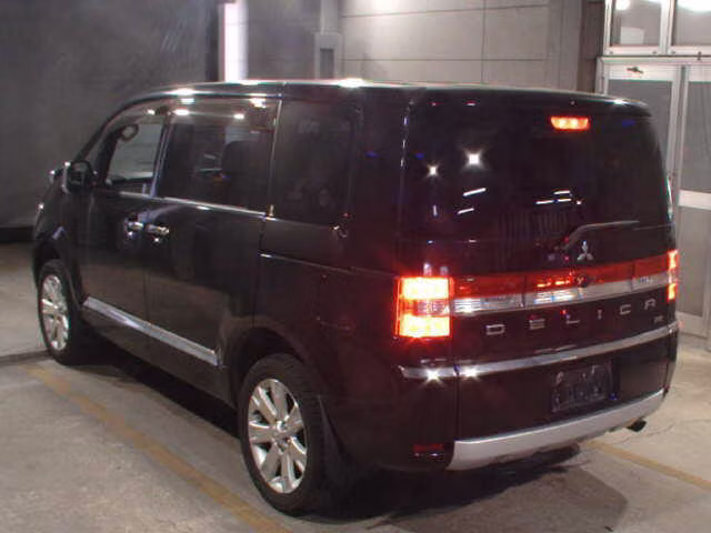 MITSUBISHI DELICA D:5