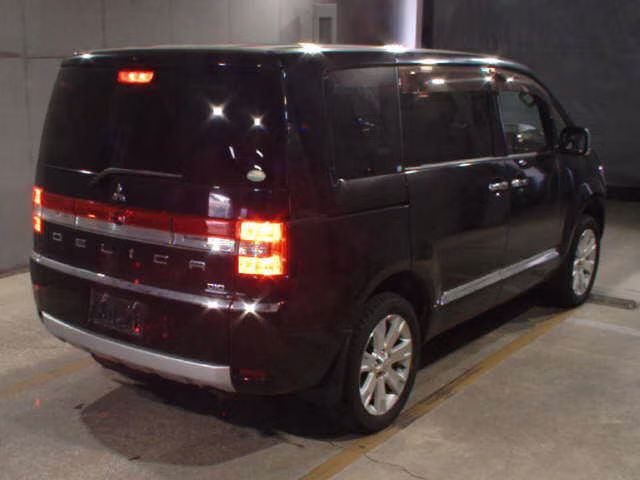 MITSUBISHI DELICA D:5
