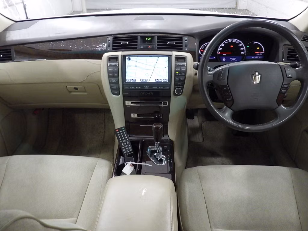 TOYOTA CROWN