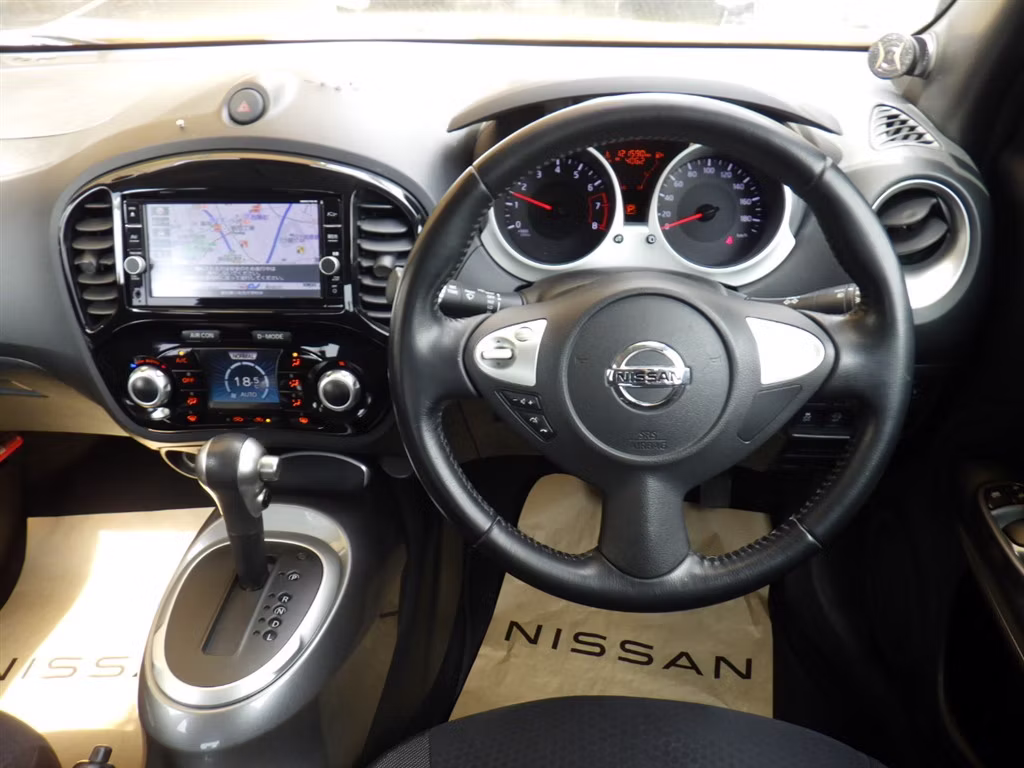 NISSAN JUKE