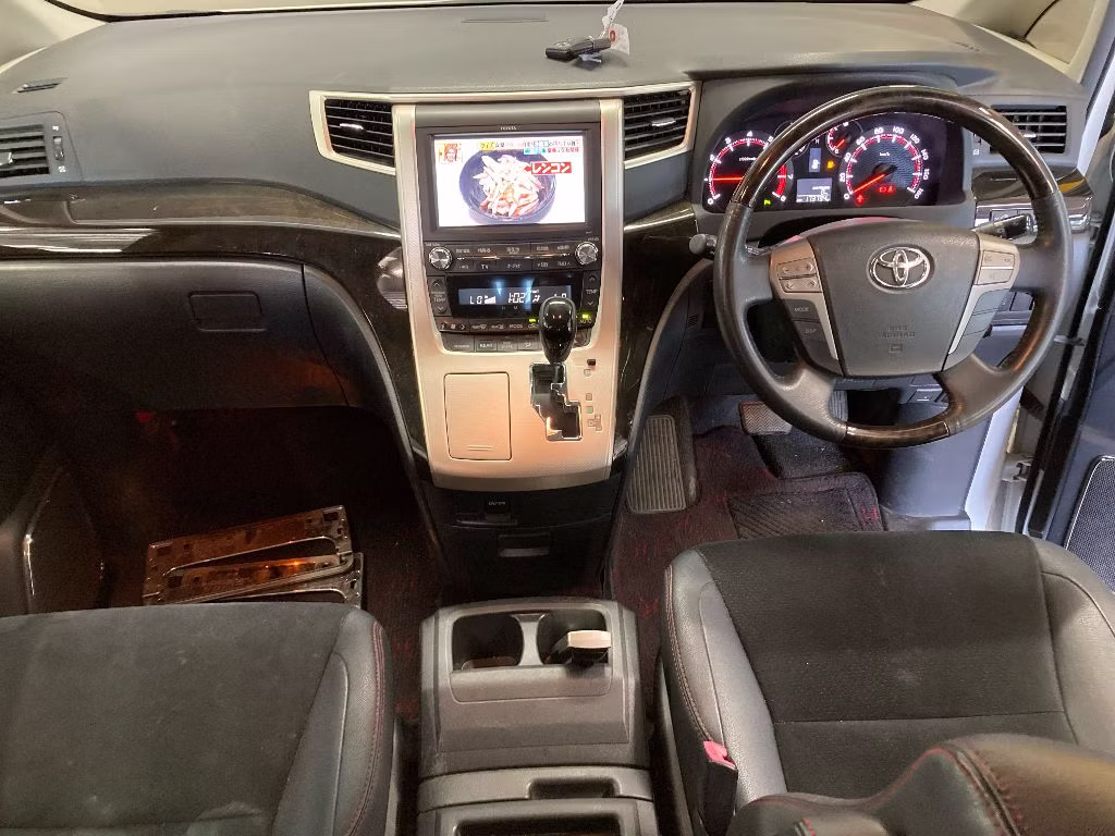 TOYOTA VELLFIRE
