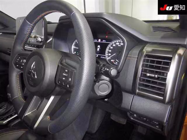 MITSUBISHI TRITON