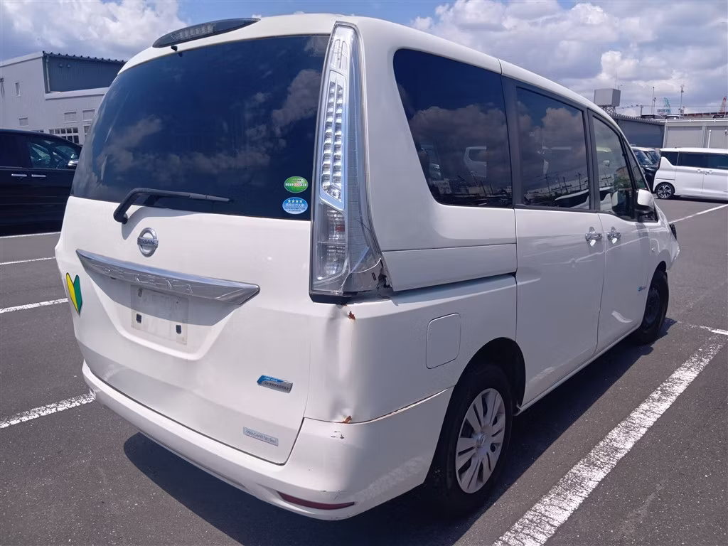 NISSAN SERENA
