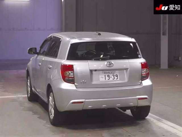 TOYOTA IST