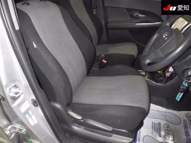 TOYOTA IST
