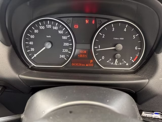 BMW 1-SERIES