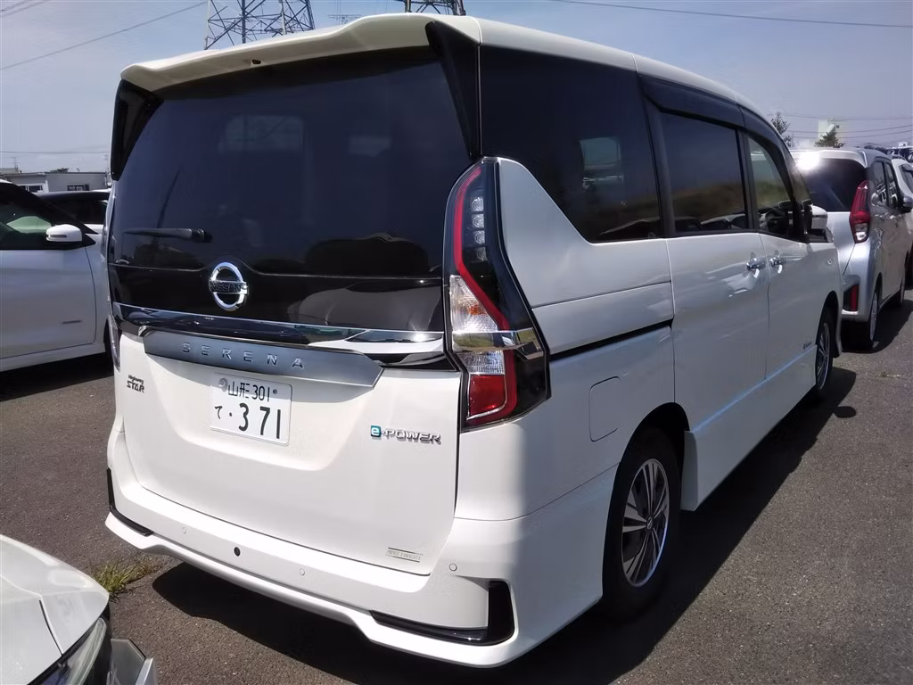 NISSAN SERENA