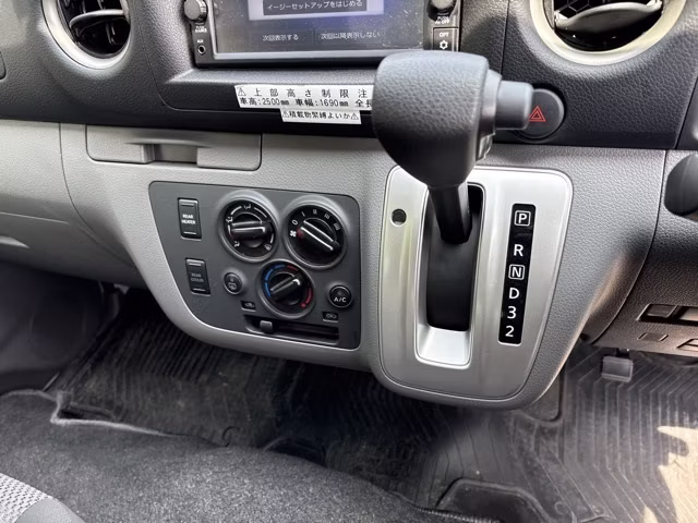 NISSAN NV350 CARAVAN