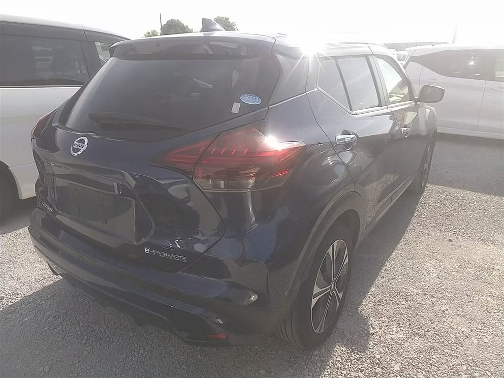 NISSAN KICKS