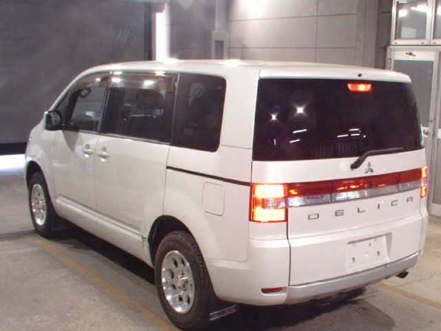 MITSUBISHI DELICA D:5