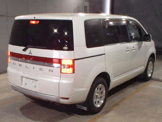 MITSUBISHI DELICA D:5