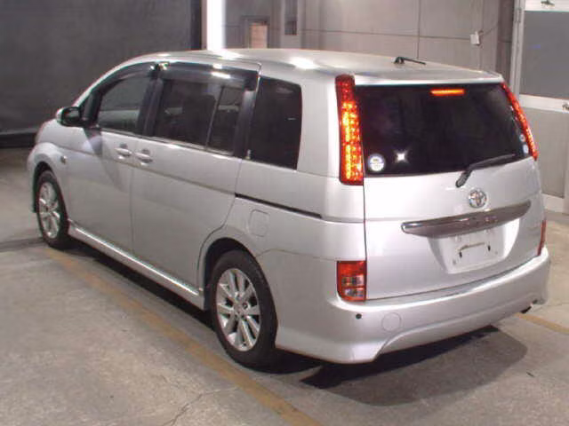 TOYOTA ISIS