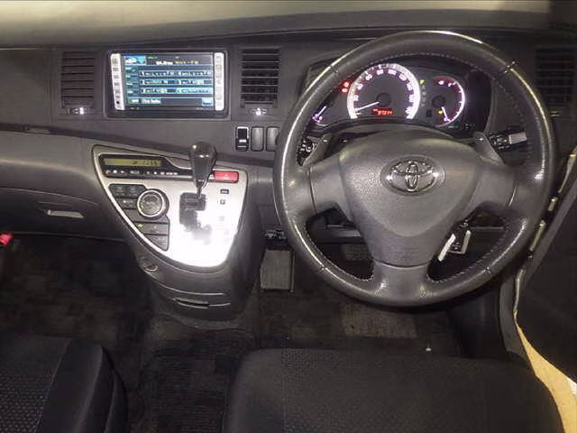 TOYOTA ISIS