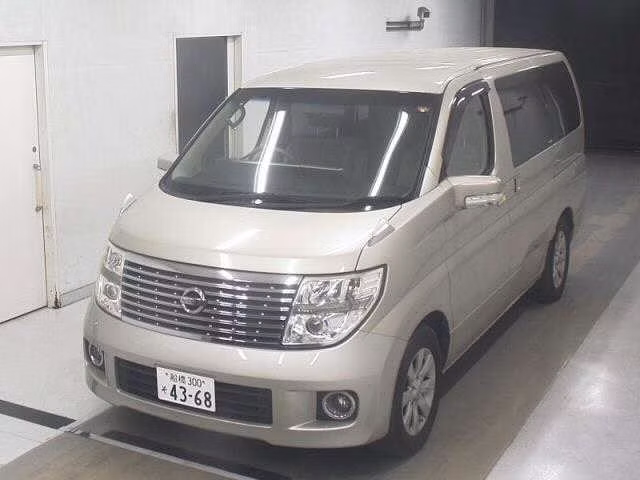NISSAN ELGRAND