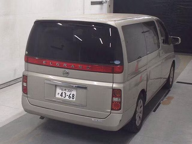 NISSAN ELGRAND