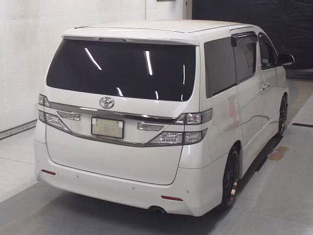 TOYOTA VELLFIRE