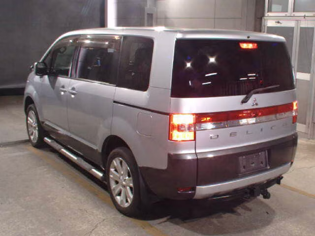 MITSUBISHI DELICA D:5