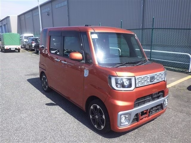 DAIHATSU WAKE