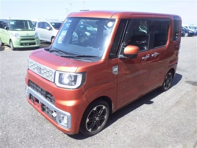 DAIHATSU WAKE