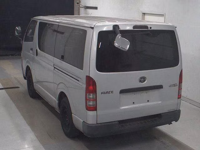 TOYOTA REGIUS ACE