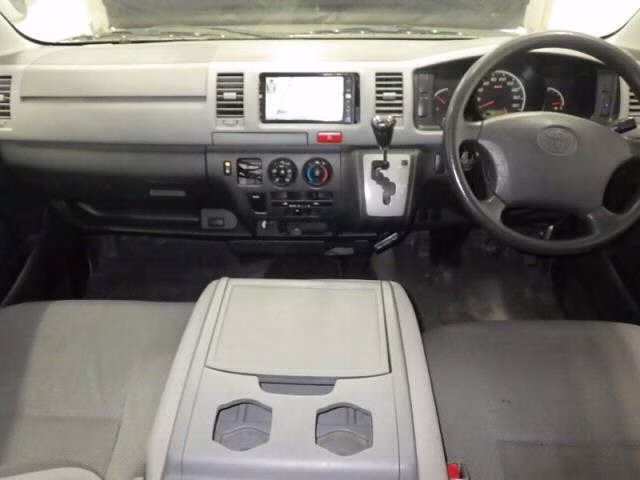 TOYOTA REGIUS ACE