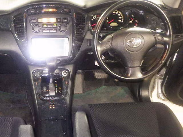 TOYOTA KLUGER V