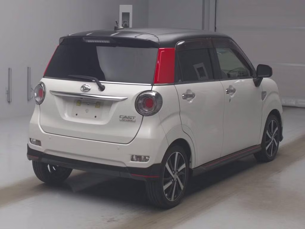 DAIHATSU CAST