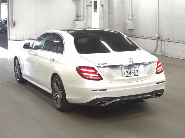 MERCEDES-BENZ E-CLASS