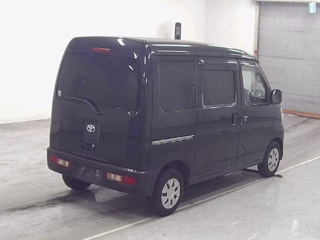 TOYOTA PIXIS VAN