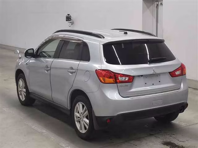 MITSUBISHI RVR