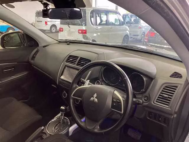 MITSUBISHI RVR