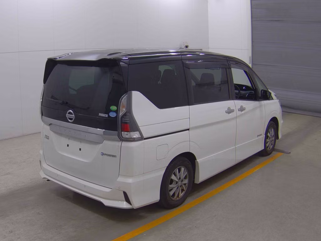 NISSAN SERENA