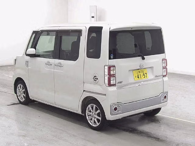 DAIHATSU WAKE