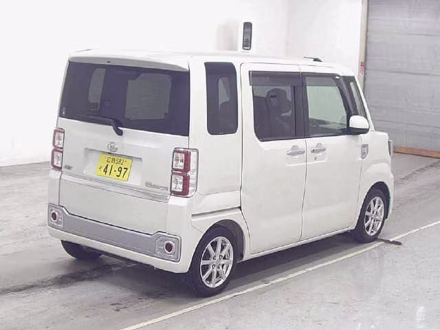 DAIHATSU WAKE