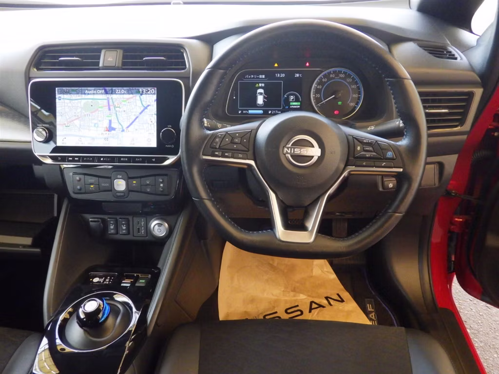 NISSAN LEAF