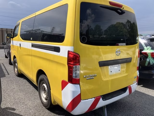 NISSAN NV350 CARAVAN