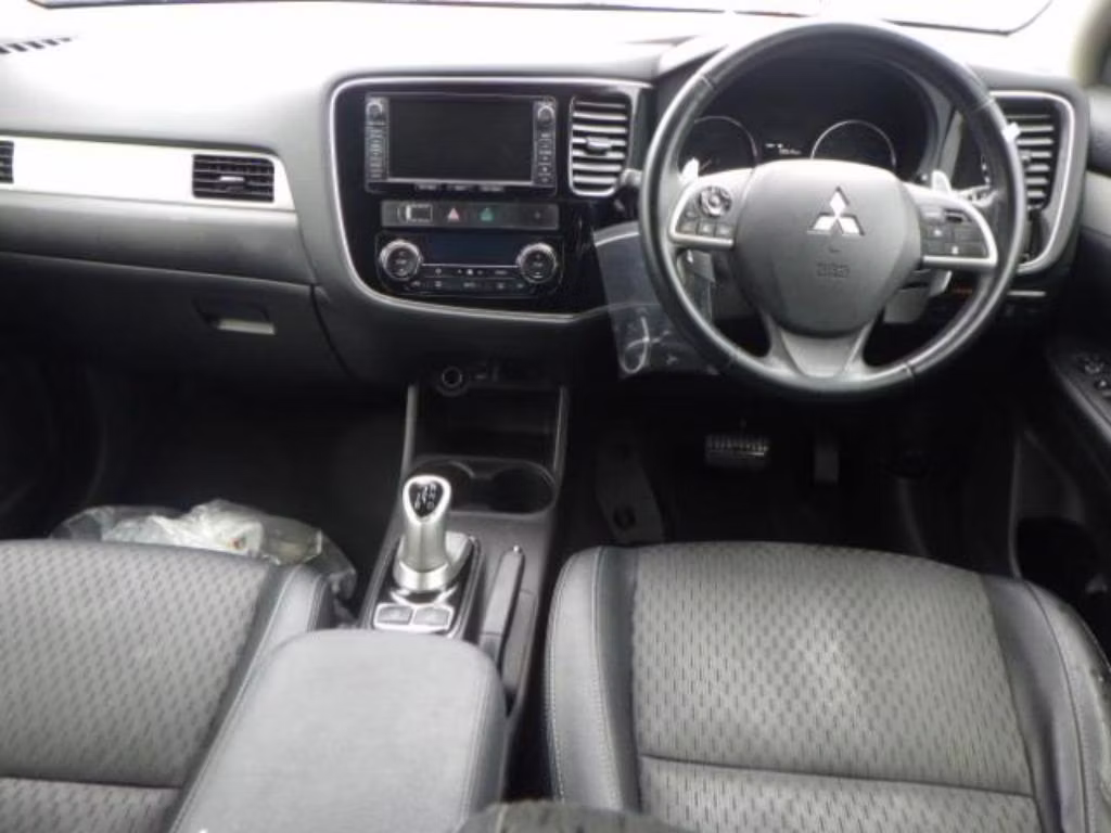 MITSUBISHI OUTLANDER