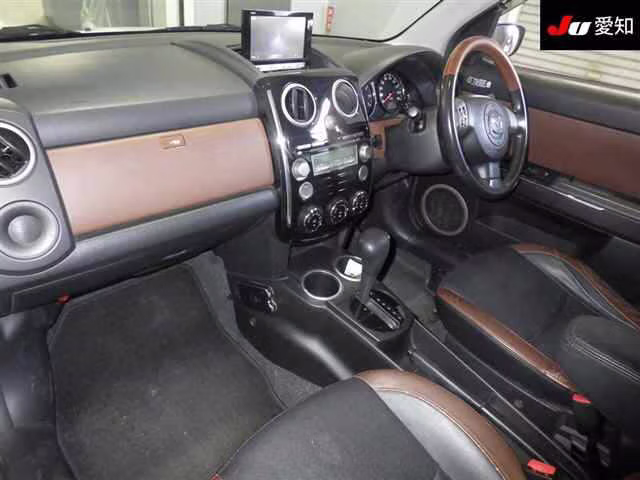 MAZDA VERISA