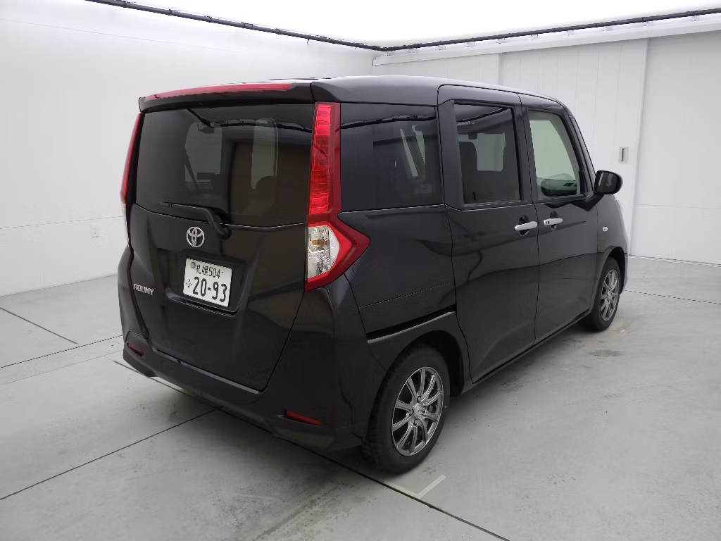 TOYOTA ROOMY