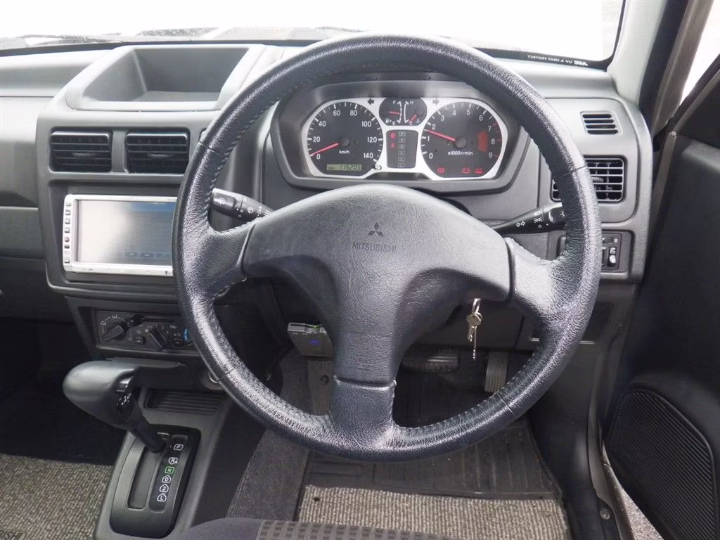 MITSUBISHI PAJERO MINI