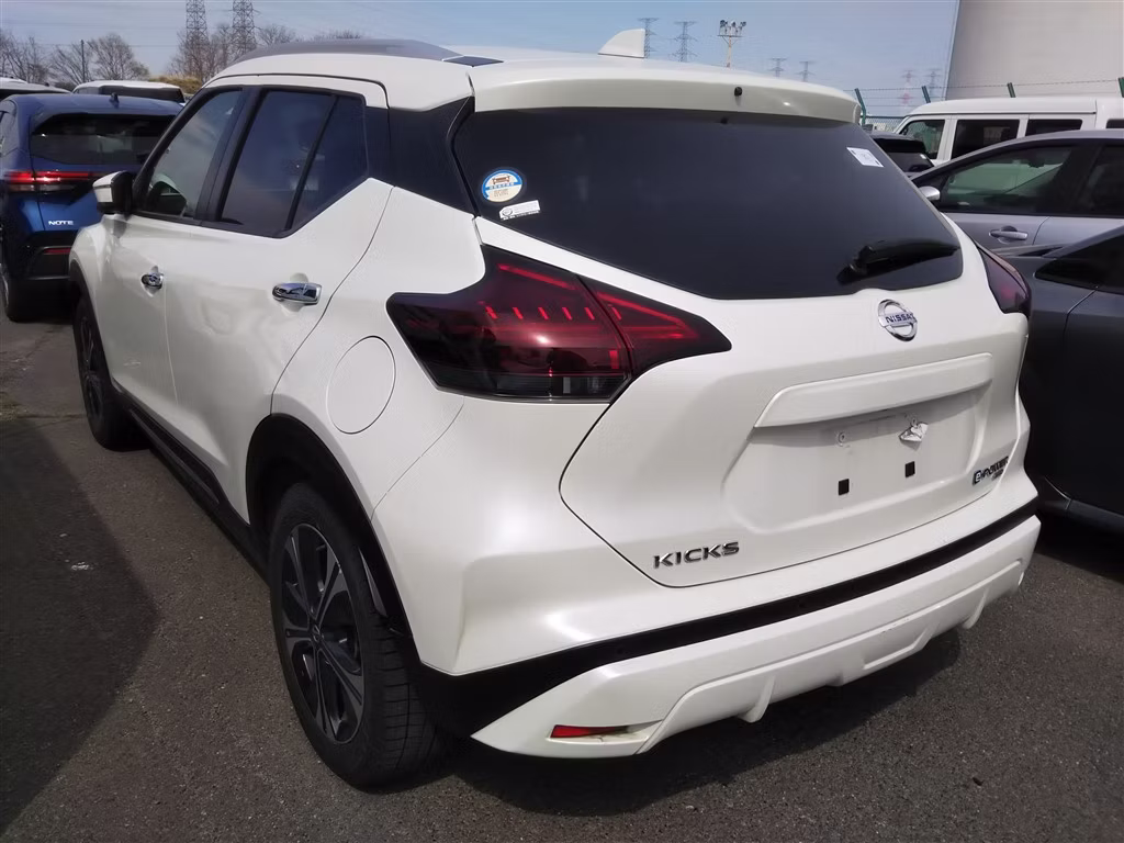 NISSAN KICKS