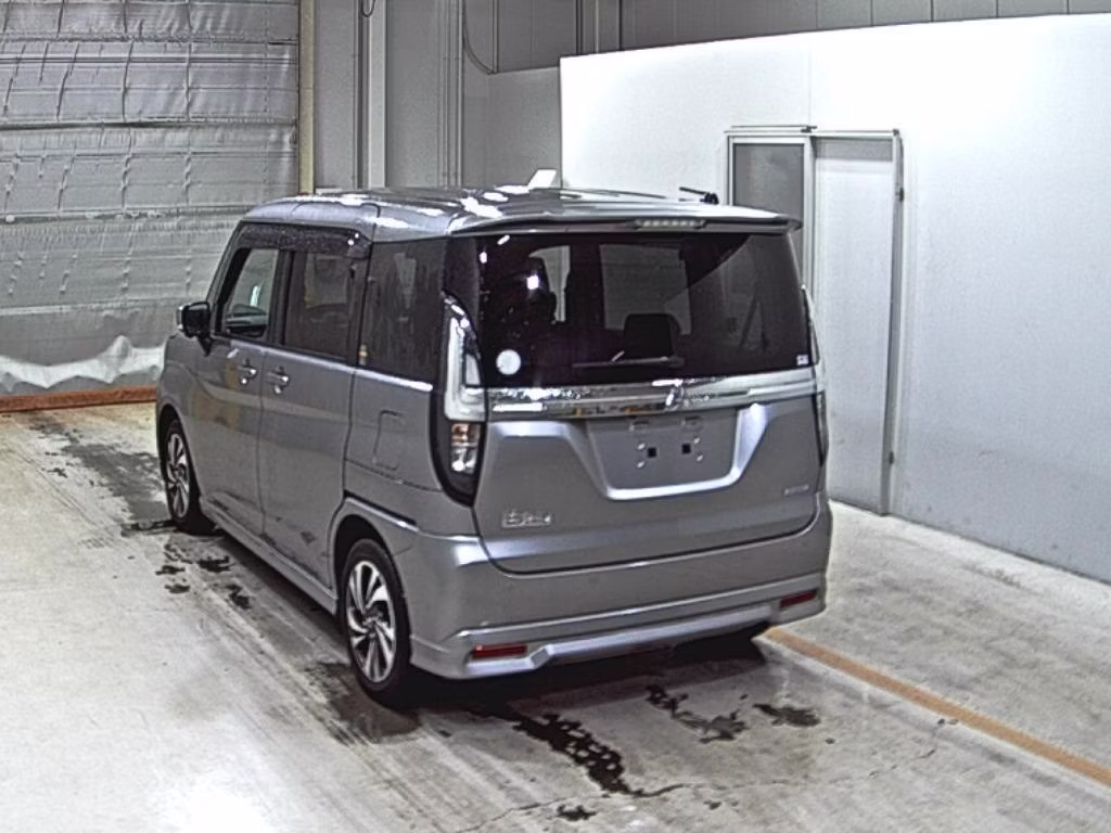 MITSUBISHI DELICA D:2