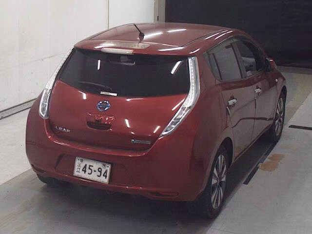 NISSAN LEAF