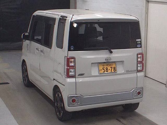 DAIHATSU WAKE