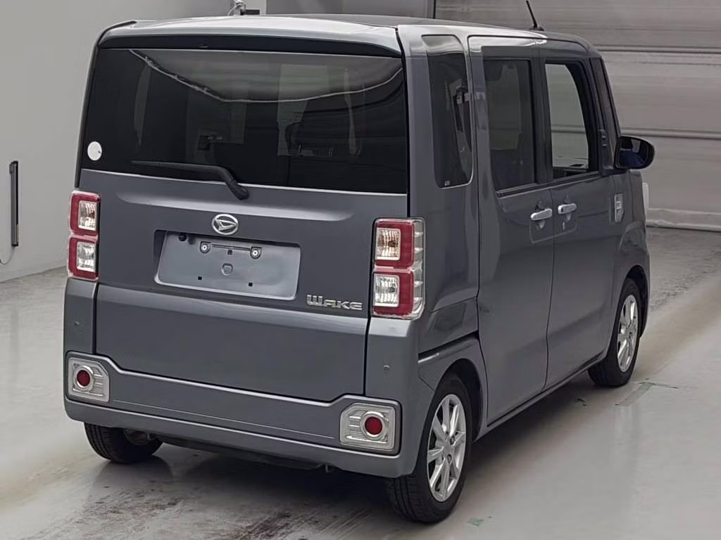 DAIHATSU WAKE