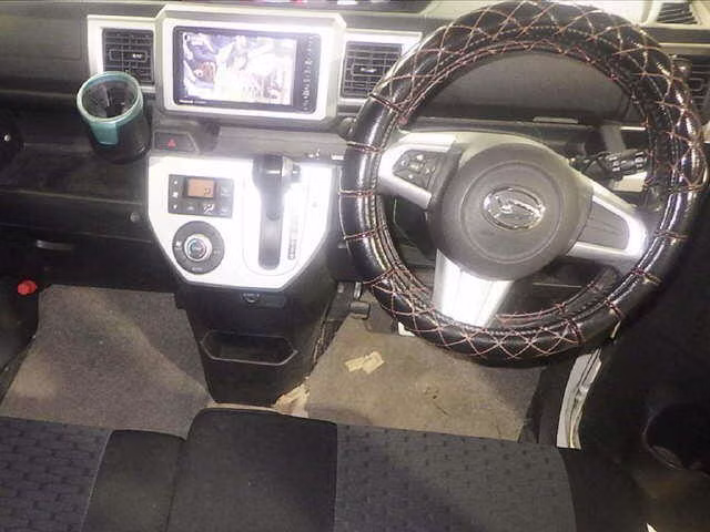 DAIHATSU WAKE