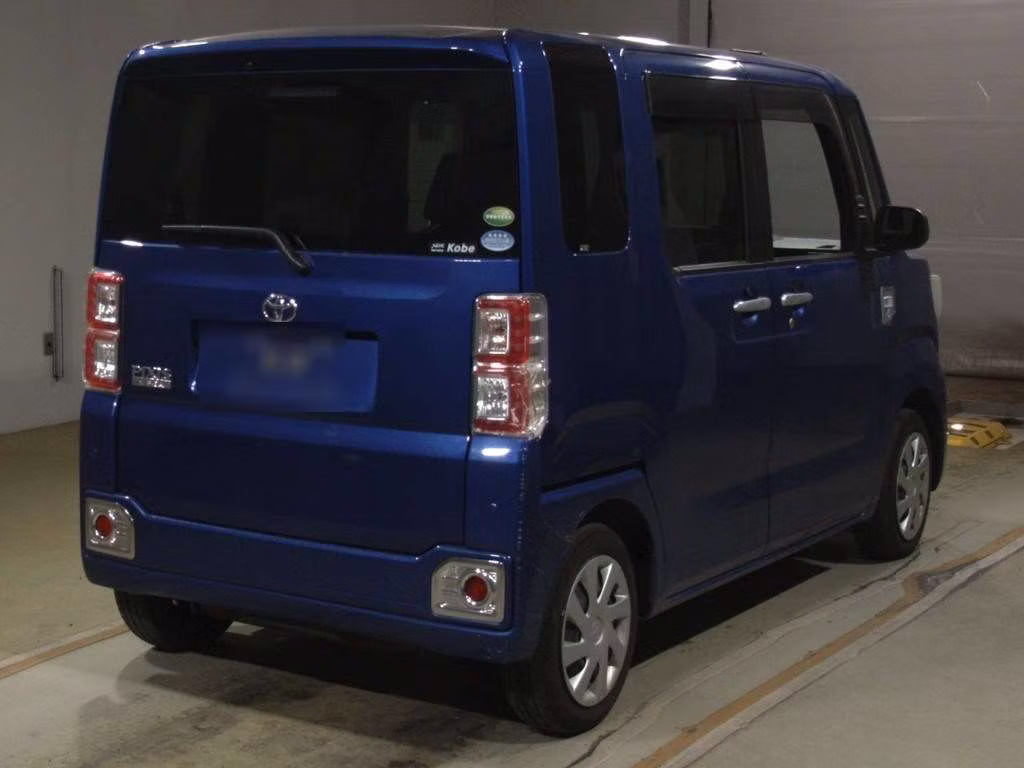 TOYOTA PIXIS MEGA
