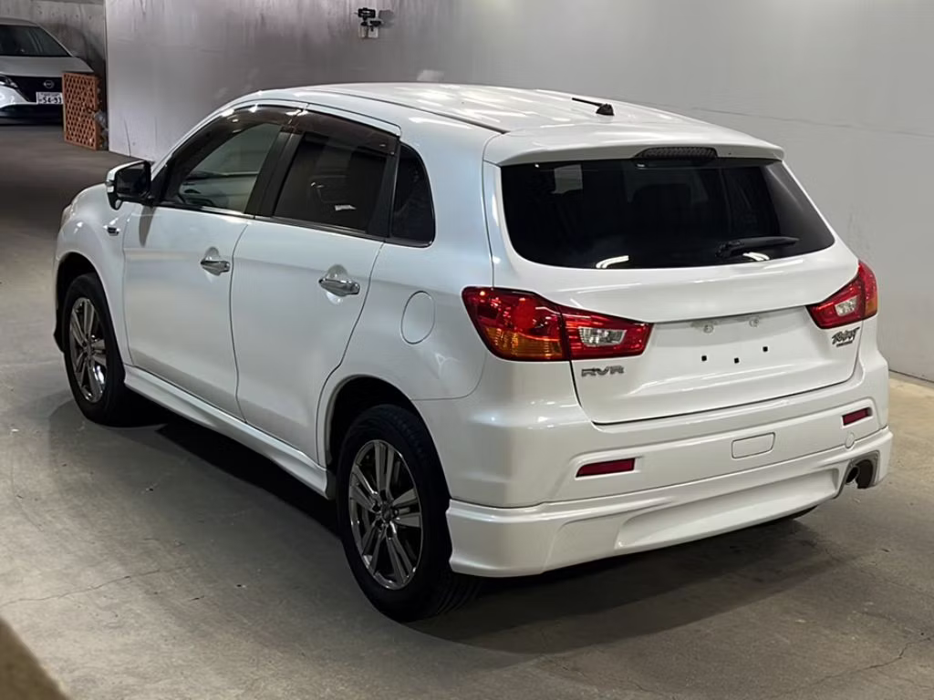MITSUBISHI RVR