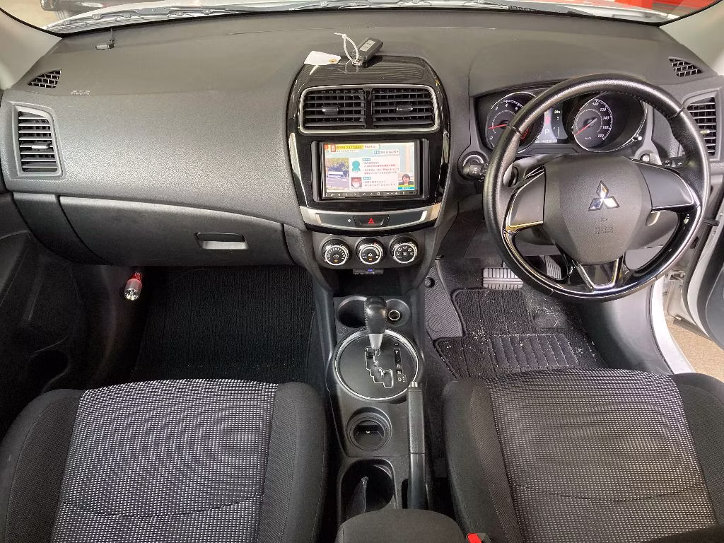 MITSUBISHI RVR