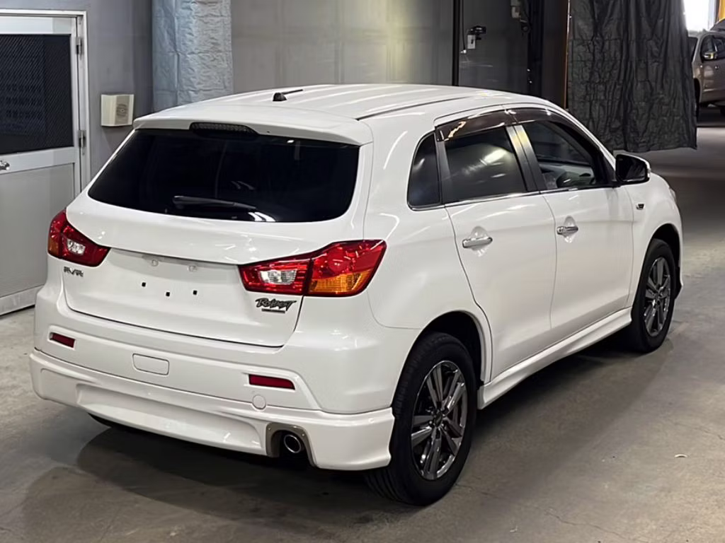 MITSUBISHI RVR